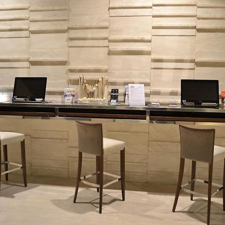 Cosmopolitan Hotel 시비타노바 마르셰 외부 사진